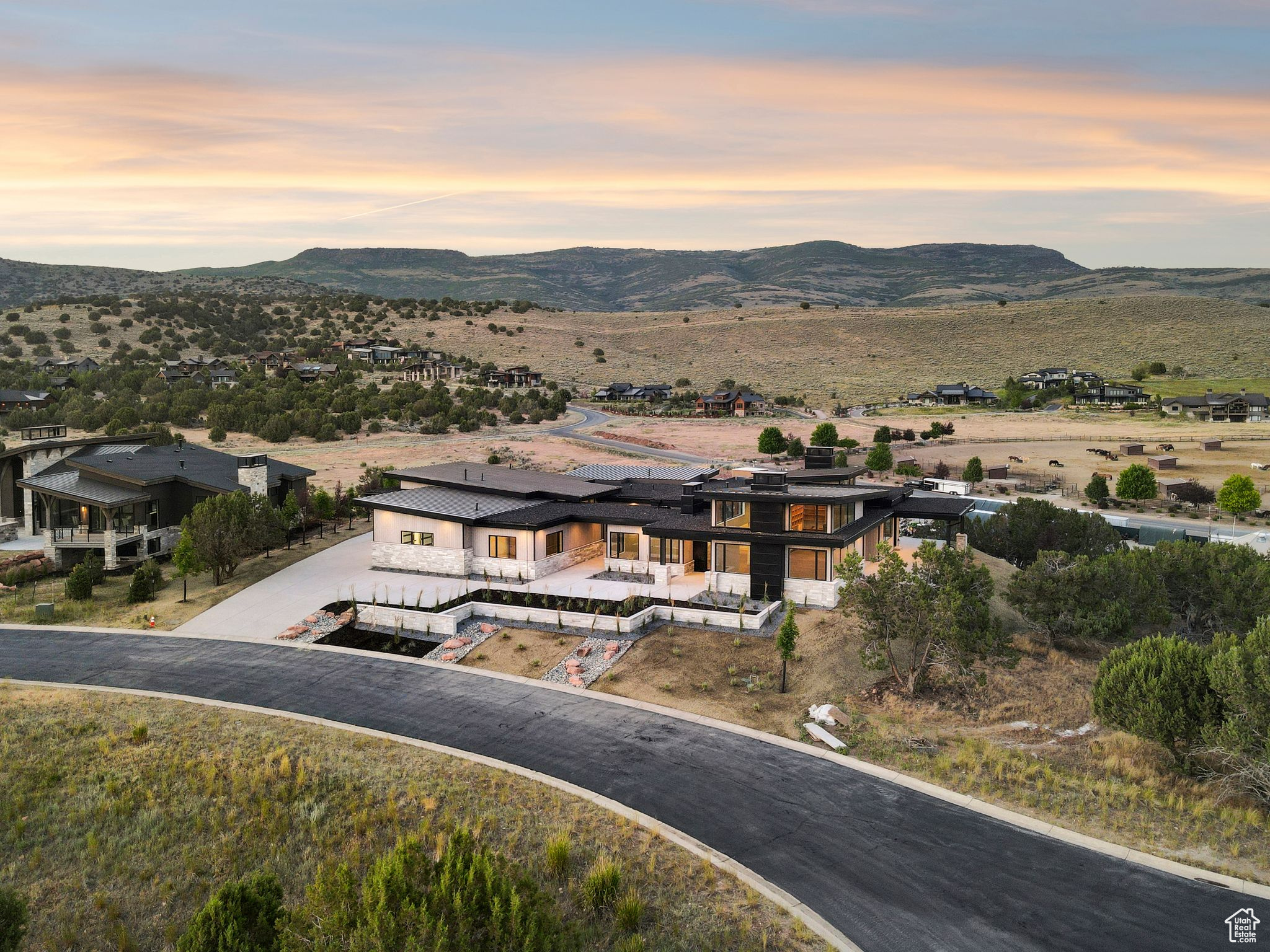 RED LEDGES - Residential