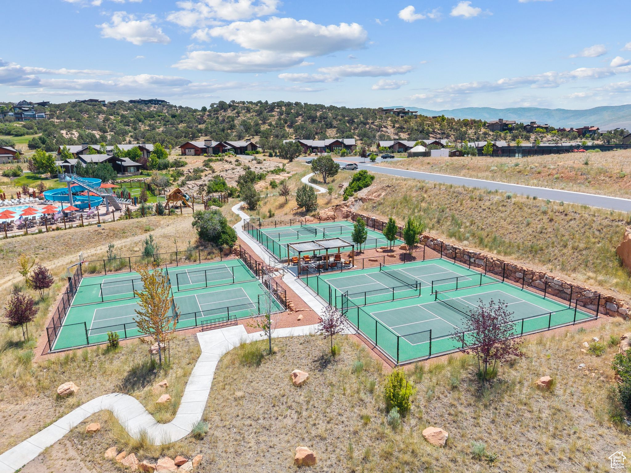 RED LEDGES - Residential