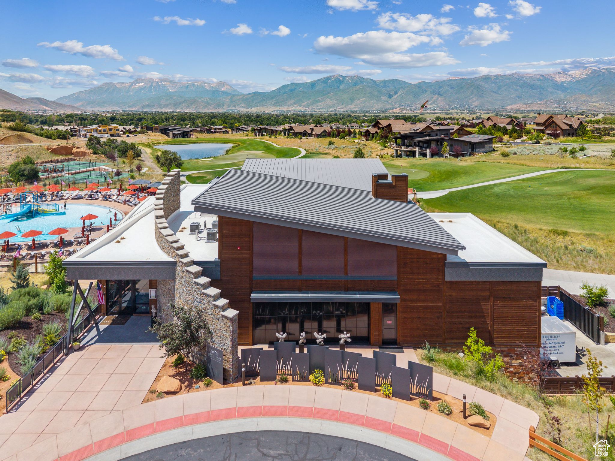 RED LEDGES - Residential