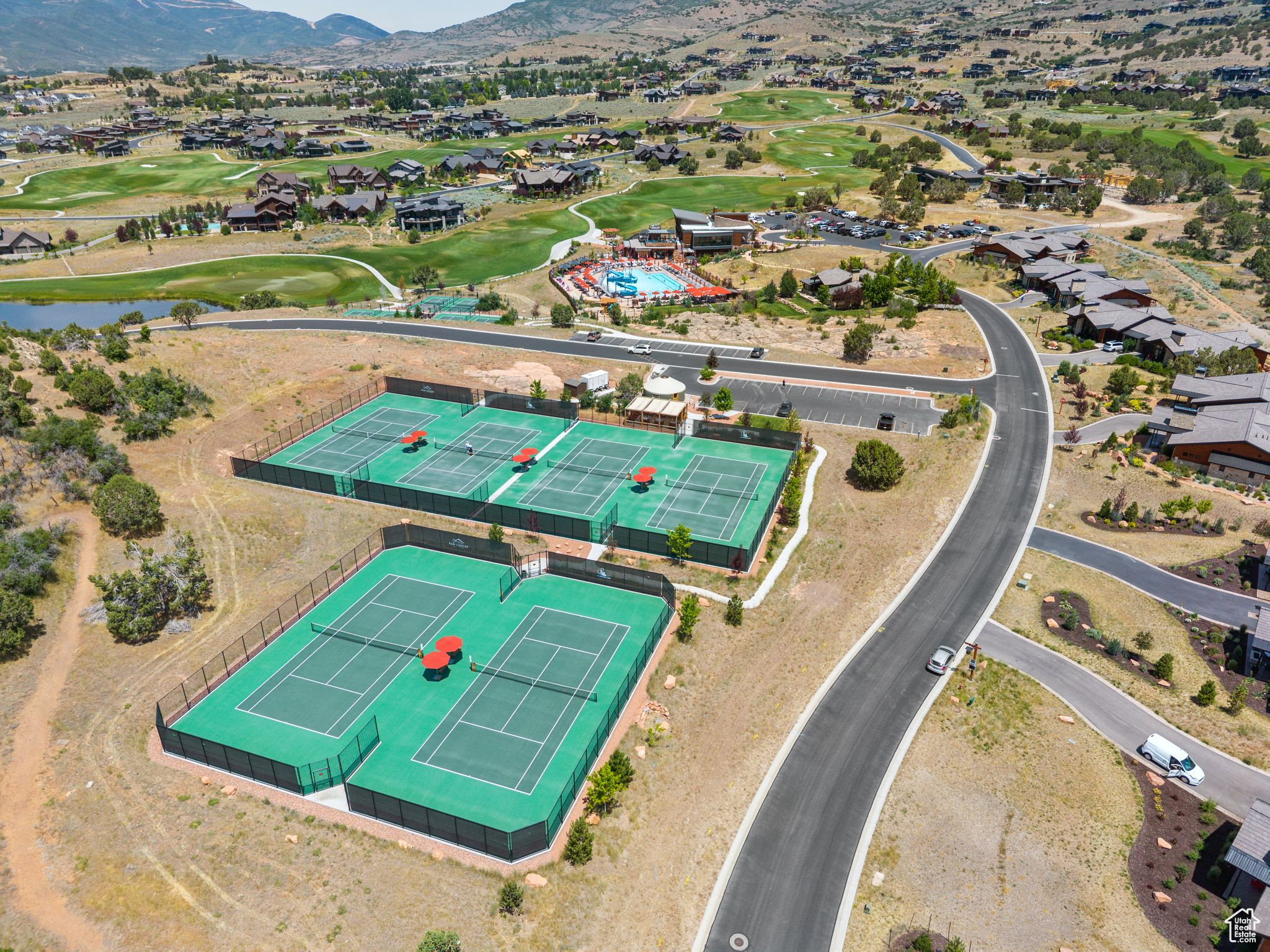 RED LEDGES - Residential