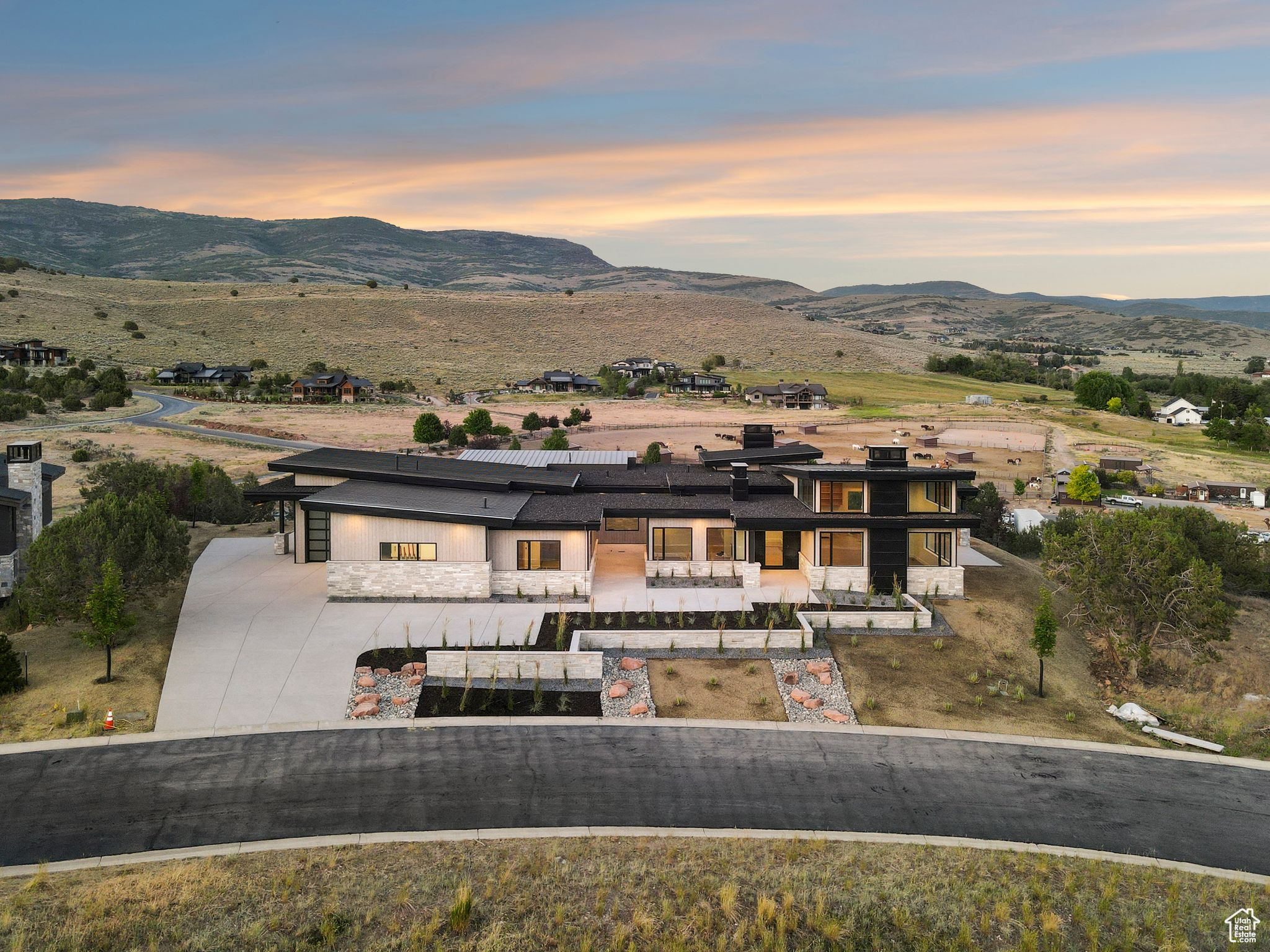 RED LEDGES - Residential