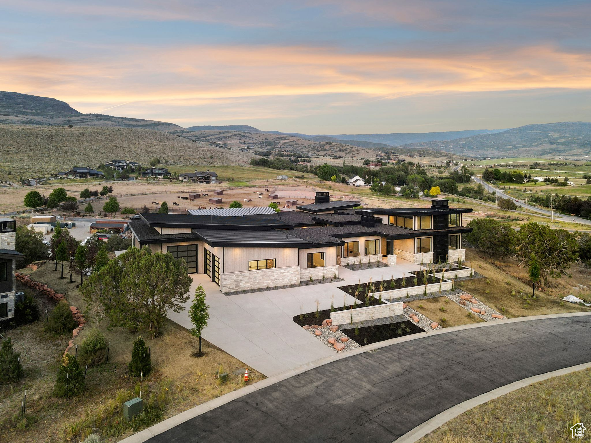 RED LEDGES - Residential