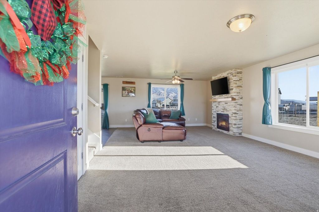 Photo of 465 S CANYON DR, Franklin, ID 83237 (MLS # 2125722)