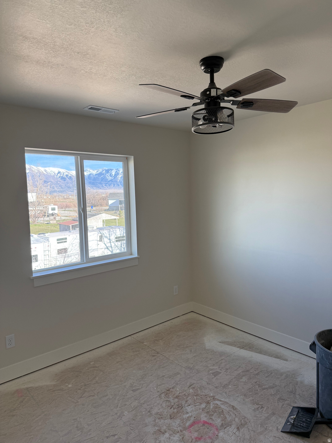 HIDDEN VALLEY - Residential