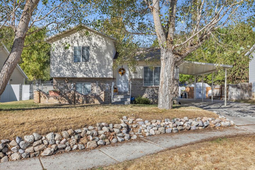 Beautiful 3-bed, 2-bath home in one of Ogden's most desirable neighborhoods, just minutes from Golden Spike. Enjoy modern finishes including granite countertops and stainless steel appliances, plus solar panels for added efficiency. Close to parks, trails, dining, and entertainment-this home offers comfort, style, and an unbeatable location.