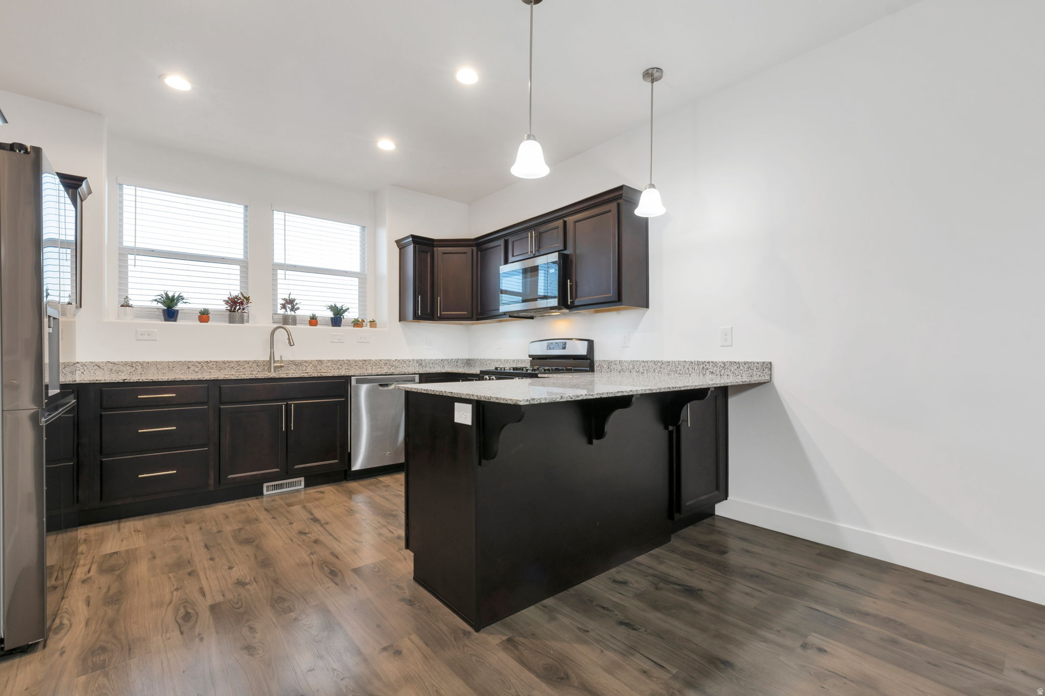 MOUNTAIN RIDGE - Residential