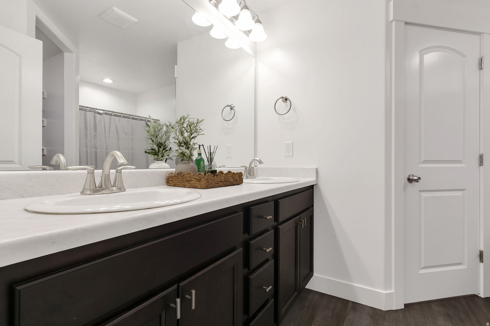 MOUNTAIN RIDGE - Residential