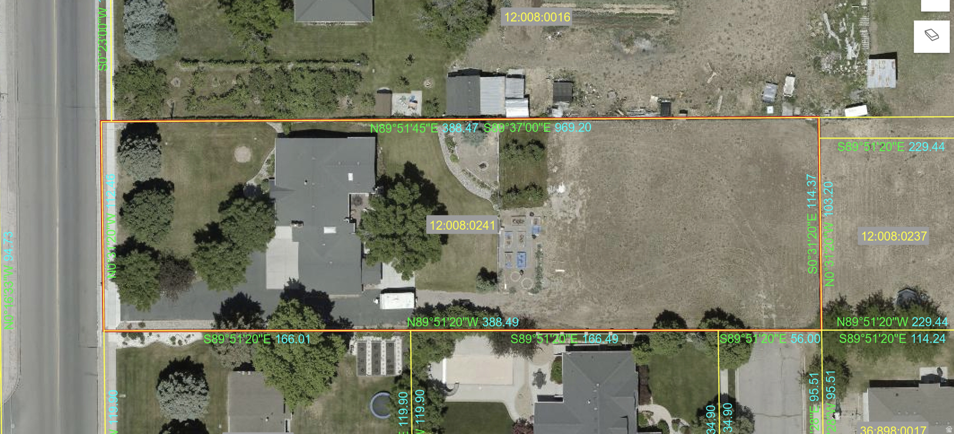 Main image without alt text