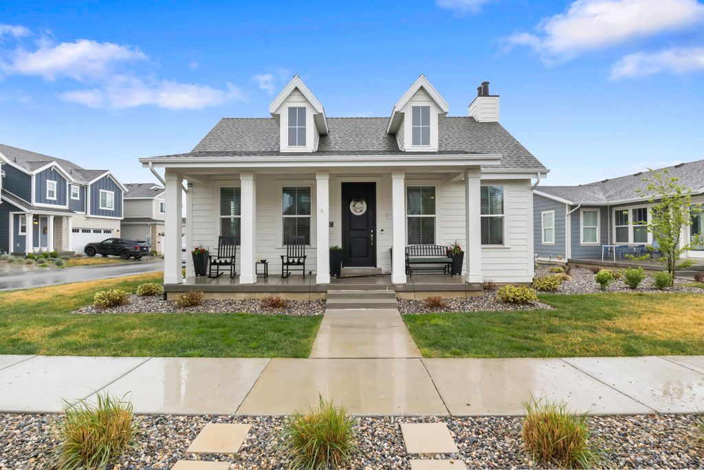 Photo of 5042 W WILLOW WAY, Highland, UT 84003 (MLS # 2148046)