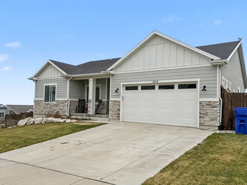 Photo of 3134 S DEER CANYON DR, Saratoga Springs, UT 84045 (MLS # 2124553)