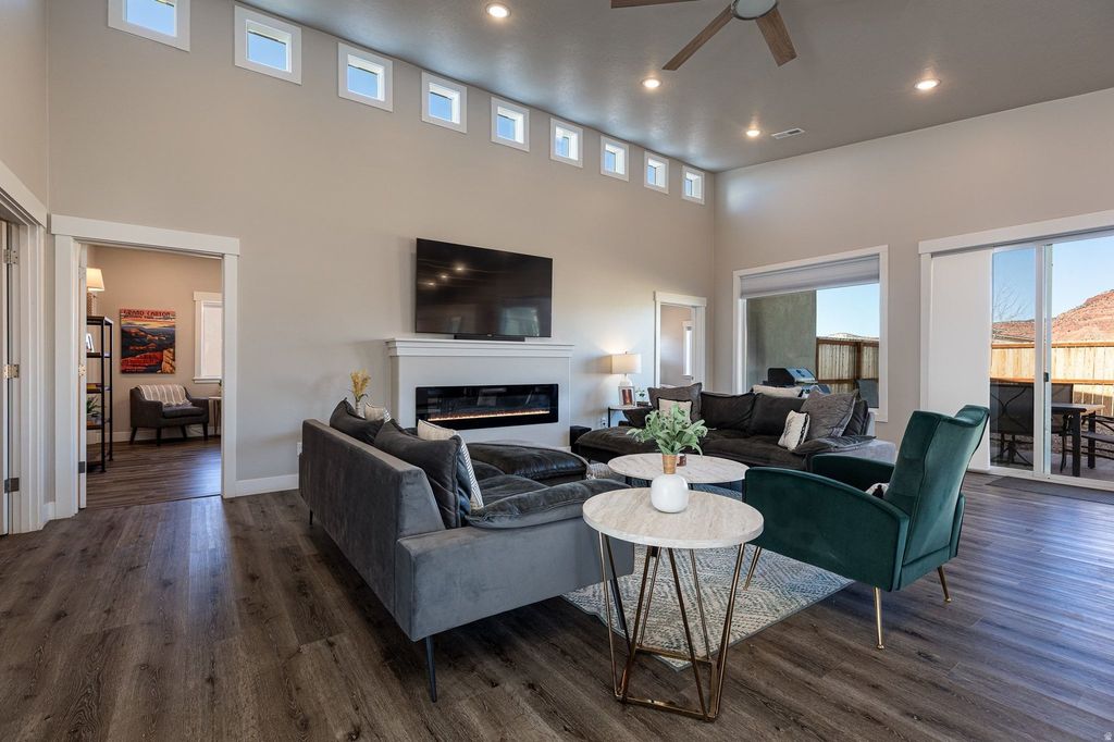 Photo of 4210 E STAR GAZER CIR, Kanab, UT 84741 (MLS # 2137212)