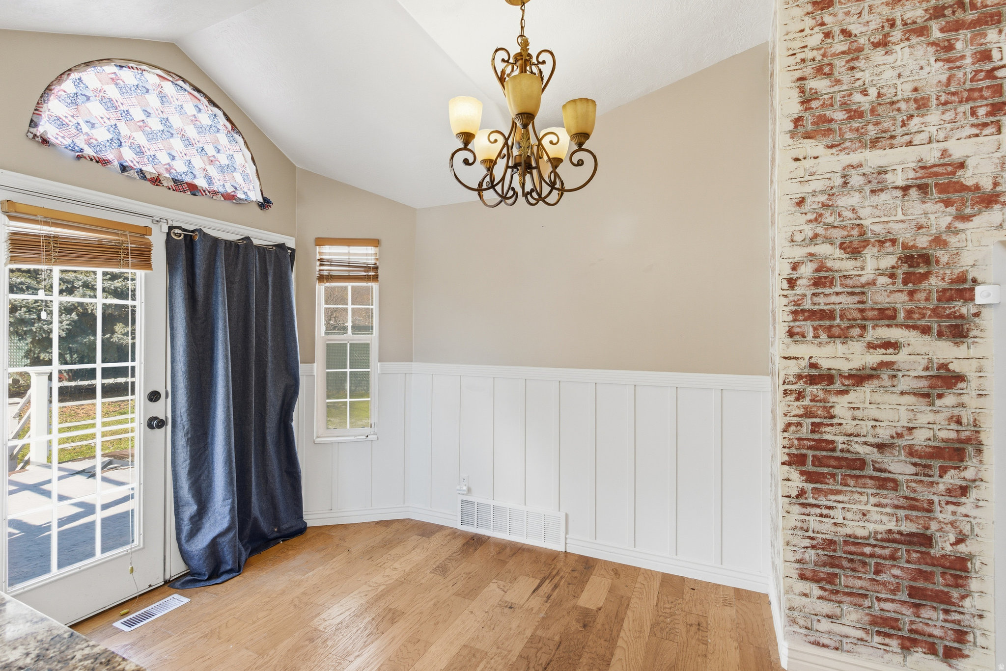 WHITE HILLS - Residential