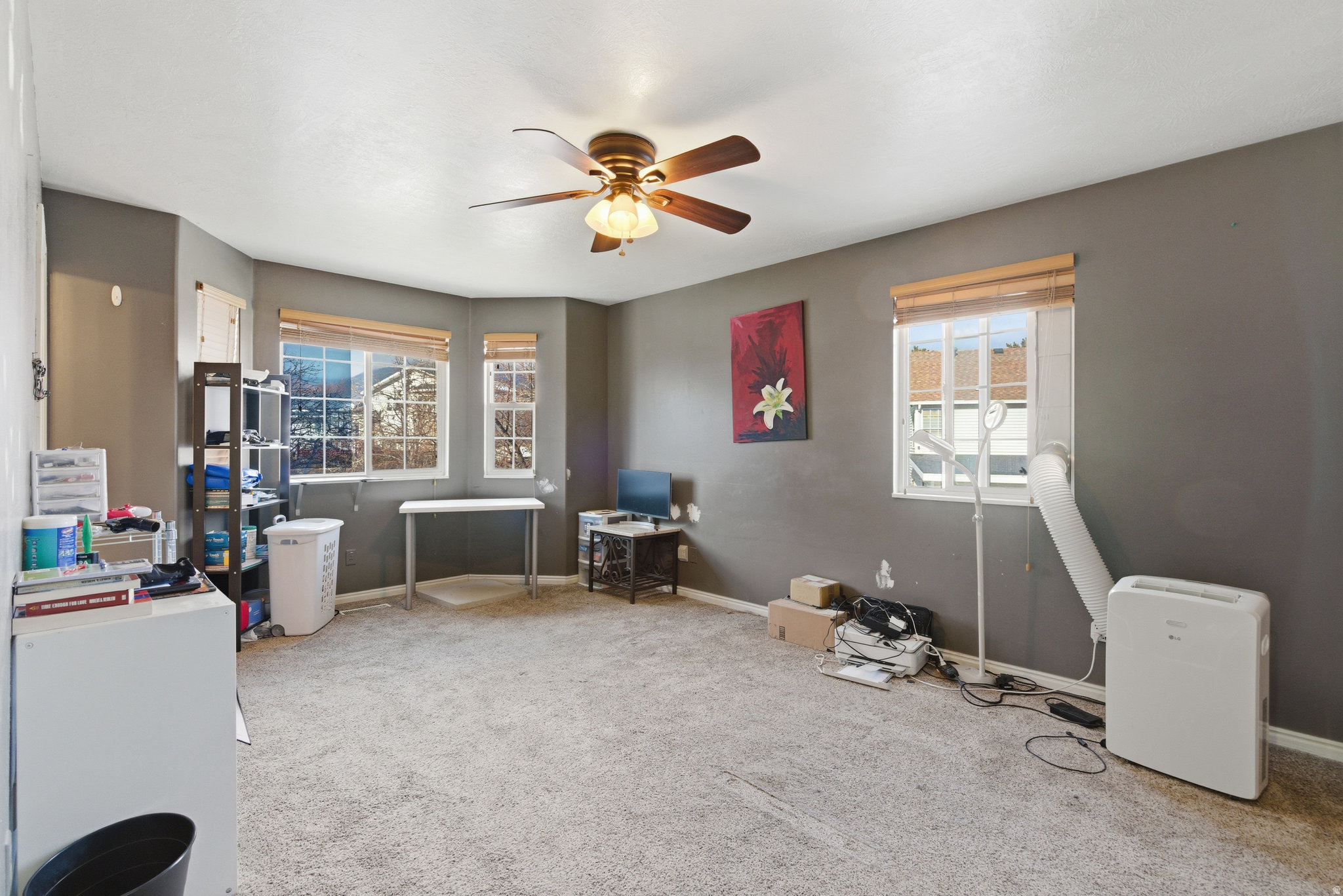 WHITE HILLS - Residential