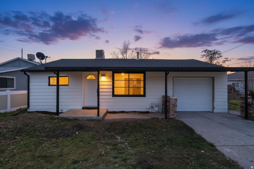 Photo of 1597 W STRATFORD AVE, Sandy, UT 84093 (MLS # 2136689)