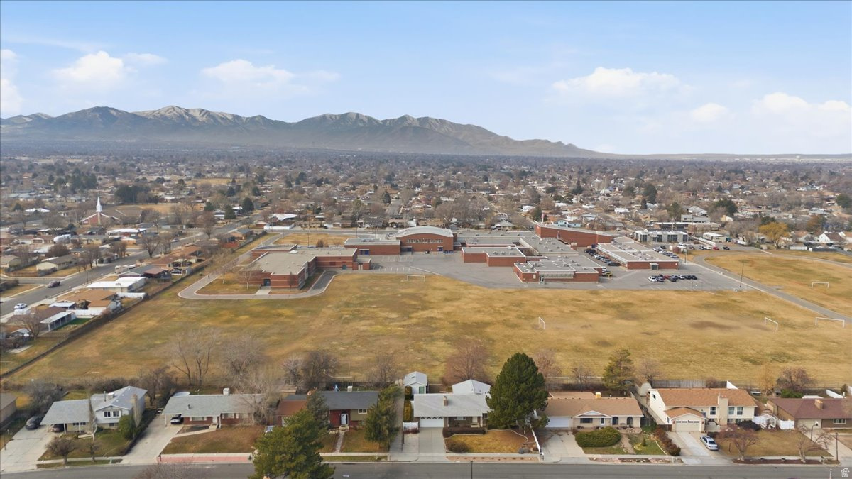 VILLAGE 2 - Residential