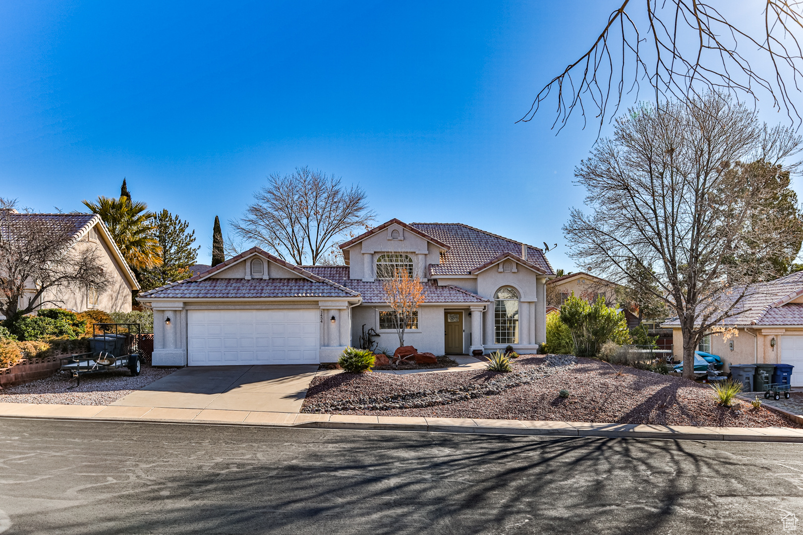 PARADISE WEST 2 - Residential