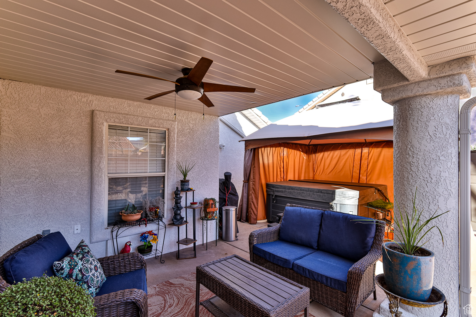 PARADISE WEST 2 - Residential
