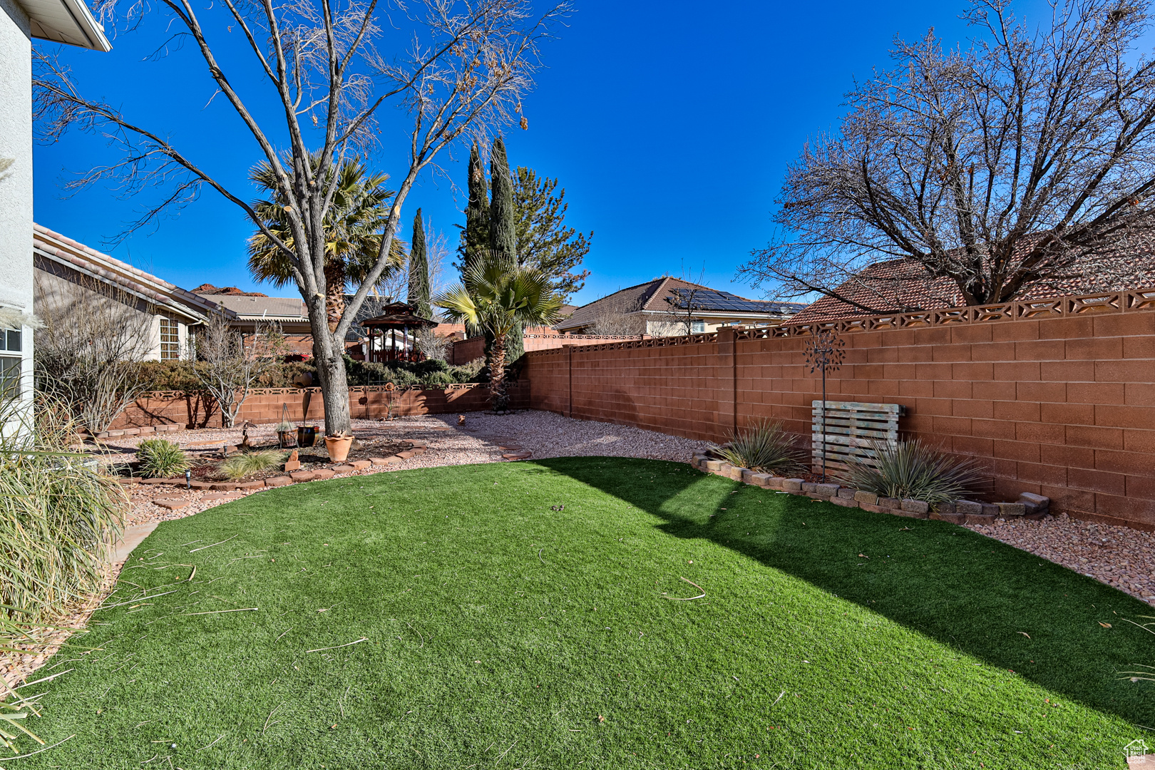 PARADISE WEST 2 - Residential