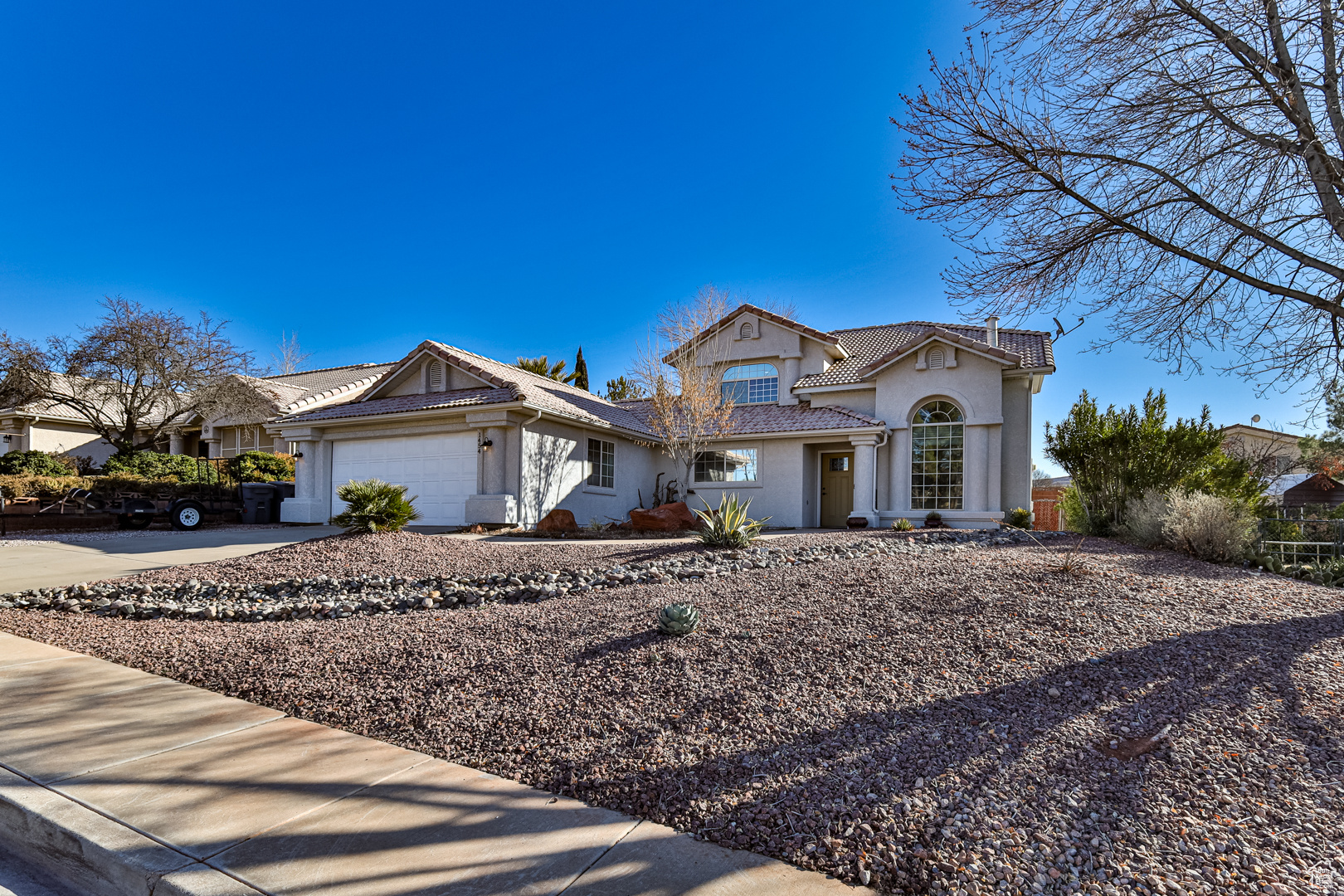 PARADISE WEST 2 - Residential