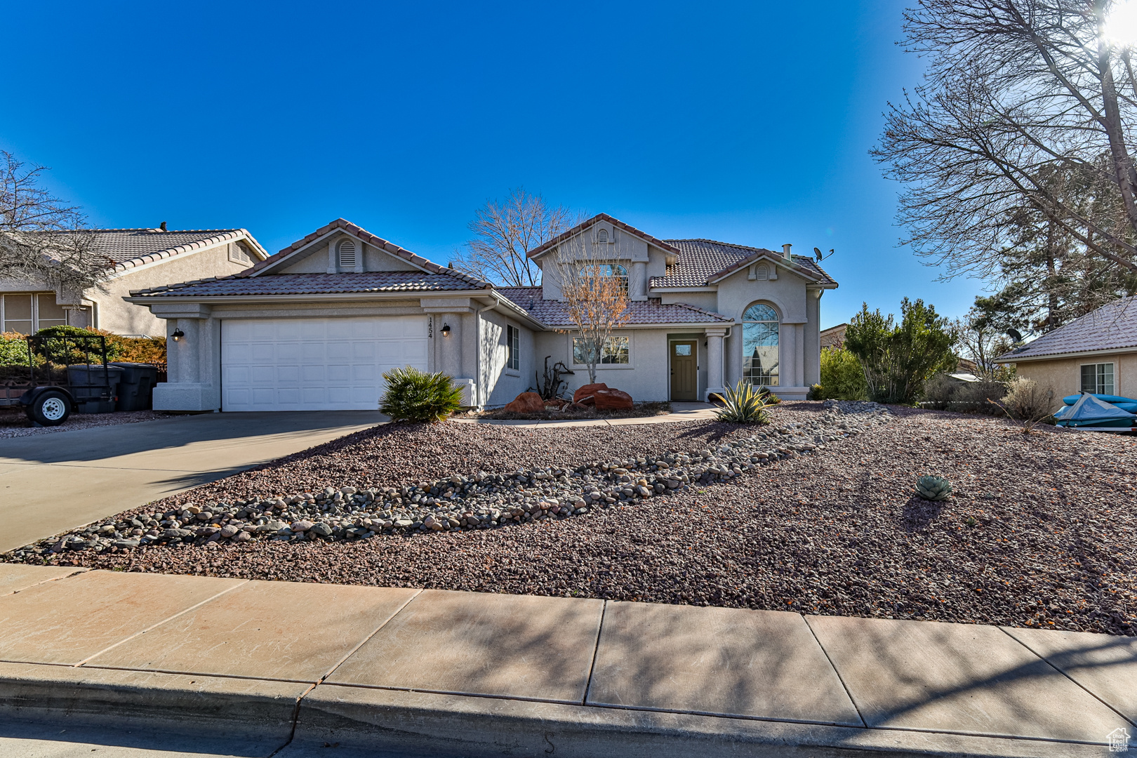 PARADISE WEST 2 - Residential