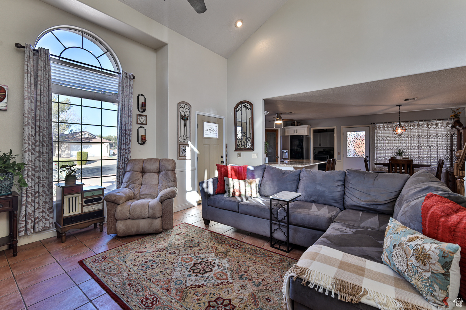 PARADISE WEST 2 - Residential