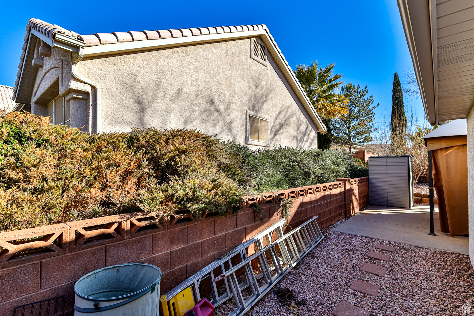 PARADISE WEST 2 - Residential