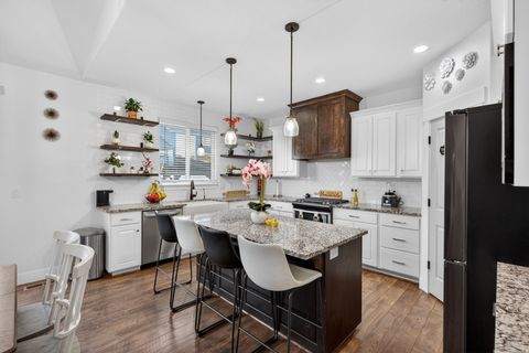 Tiny photo for 1627 S 270 W, Salem, UT 84653 (MLS # 2133759)