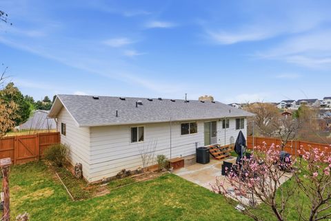Tiny photo for 1582 N EMERALD DR, Layton, UT 84040 (MLS # 2145383)