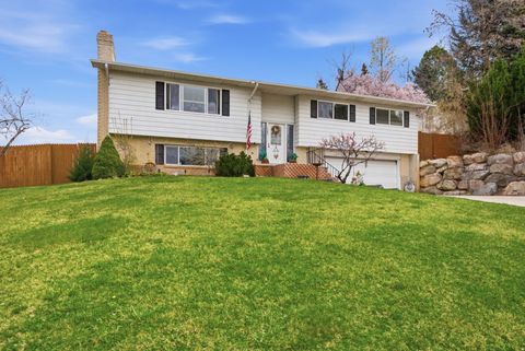 Tiny photo for 1582 N EMERALD DR, Layton, UT 84040 (MLS # 2145383)