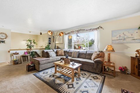 Tiny photo for 1582 N EMERALD DR, Layton, UT 84040 (MLS # 2145383)