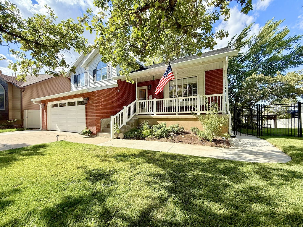 Photo of 2134 E 3000 N, Layton, UT 84040 (MLS # 2182687)