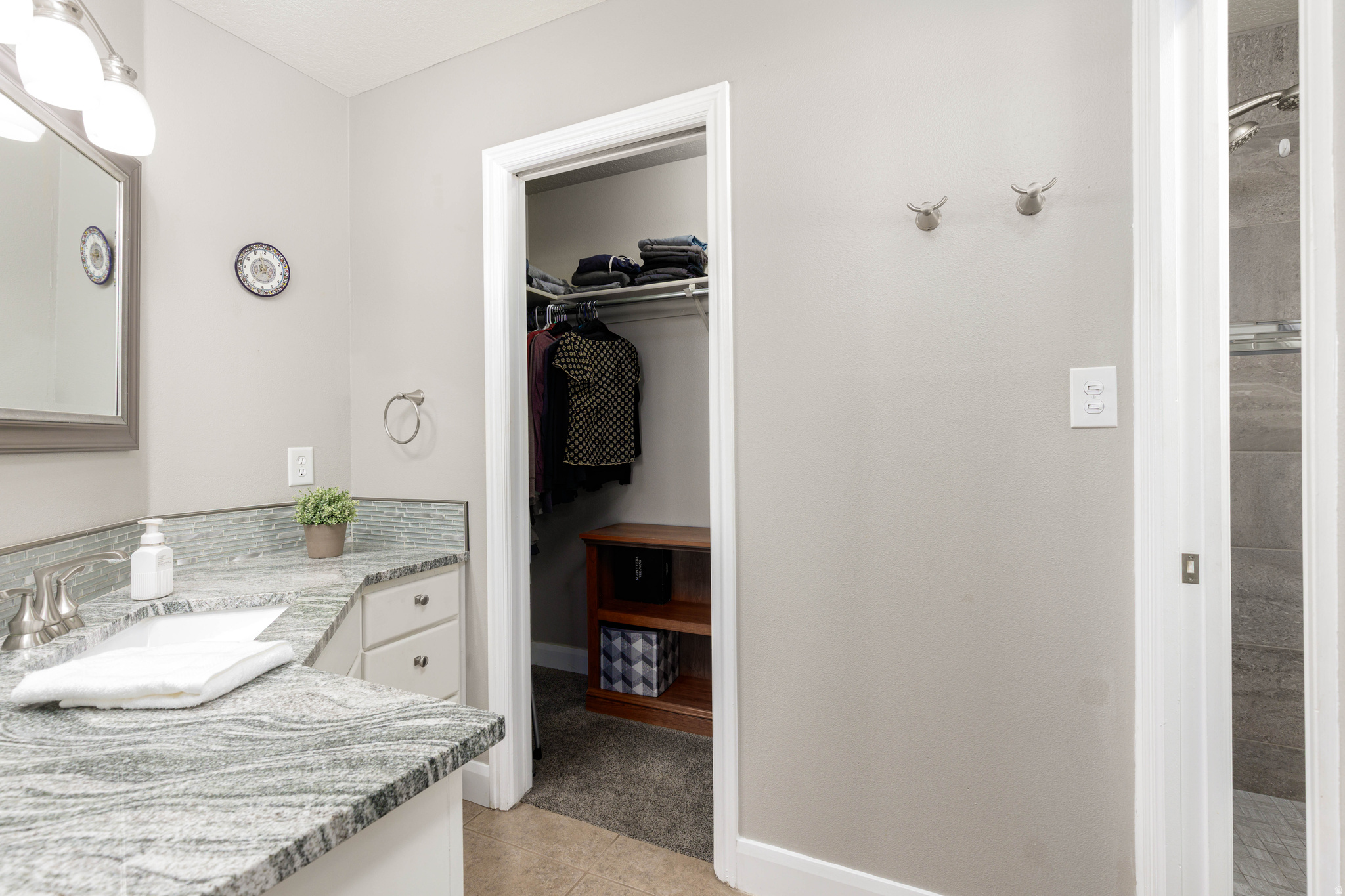 BLOOMINGTON HILLS - Residential