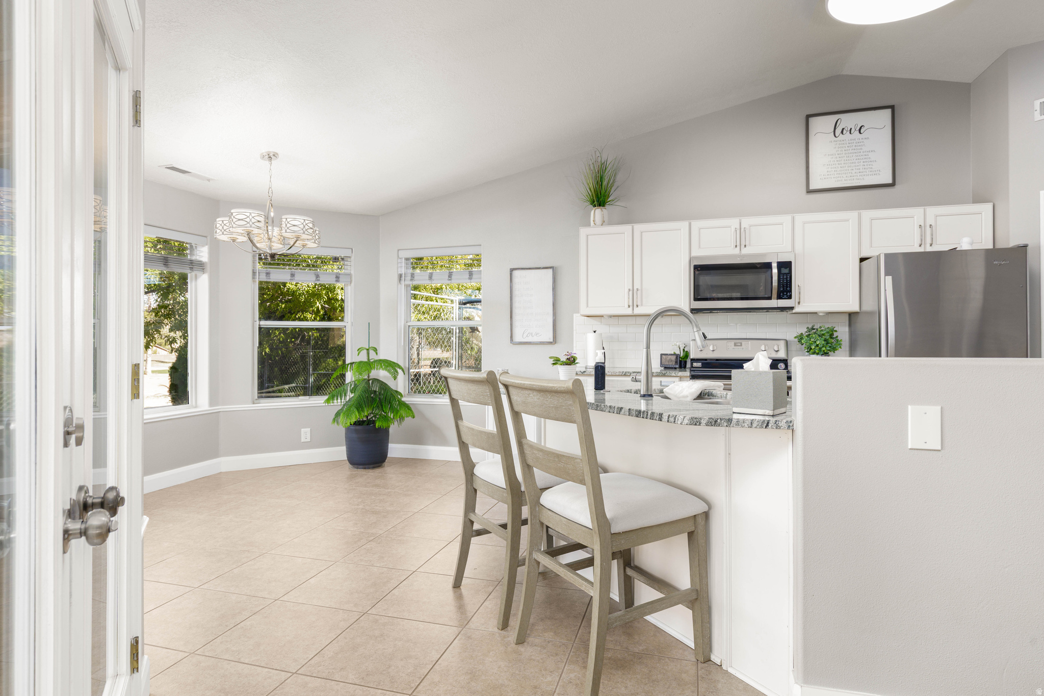 BLOOMINGTON HILLS - Residential