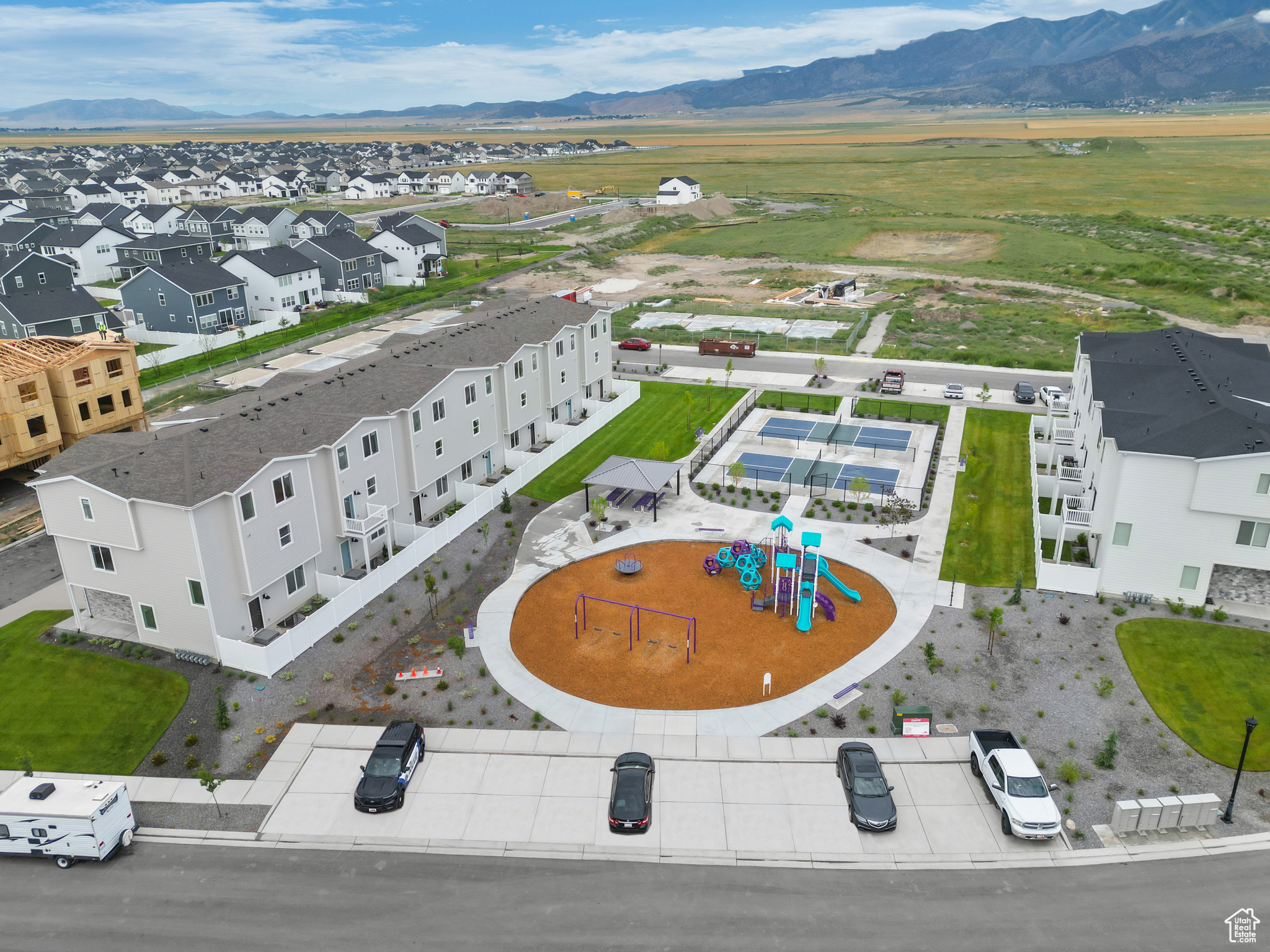 BRYLEE TOWNS - Residential