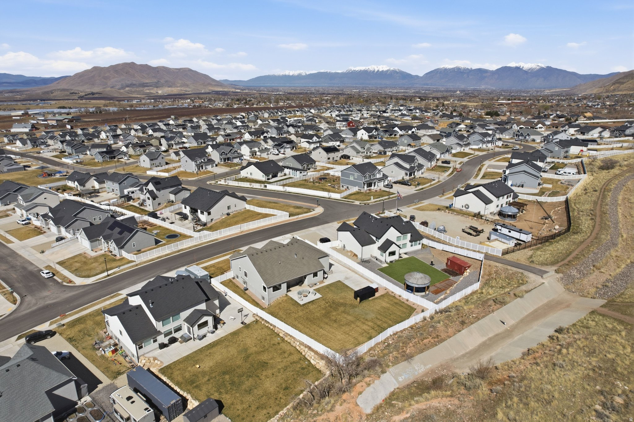 FOOTHILL VILLAGE - Residential