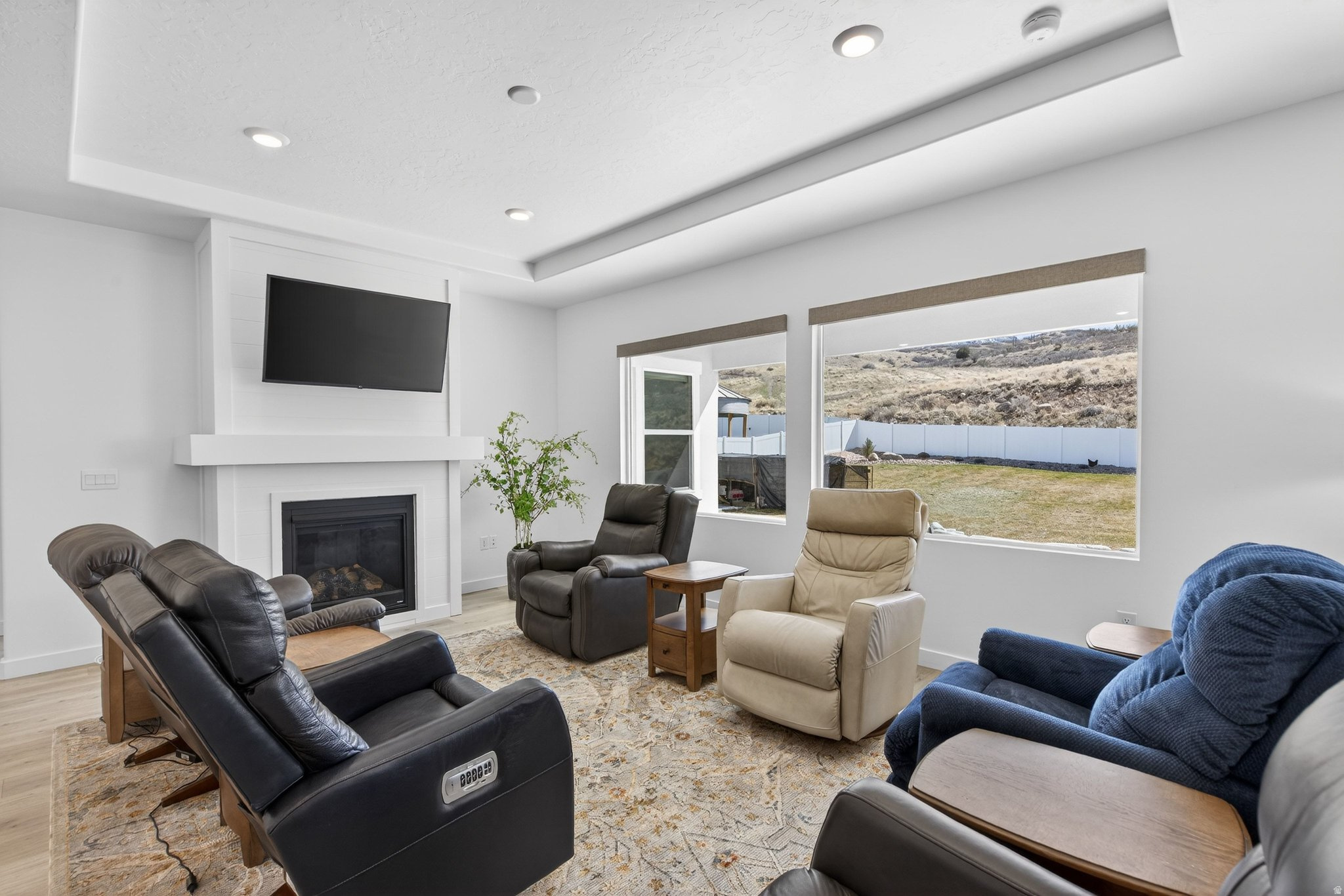 FOOTHILL VILLAGE - Residential