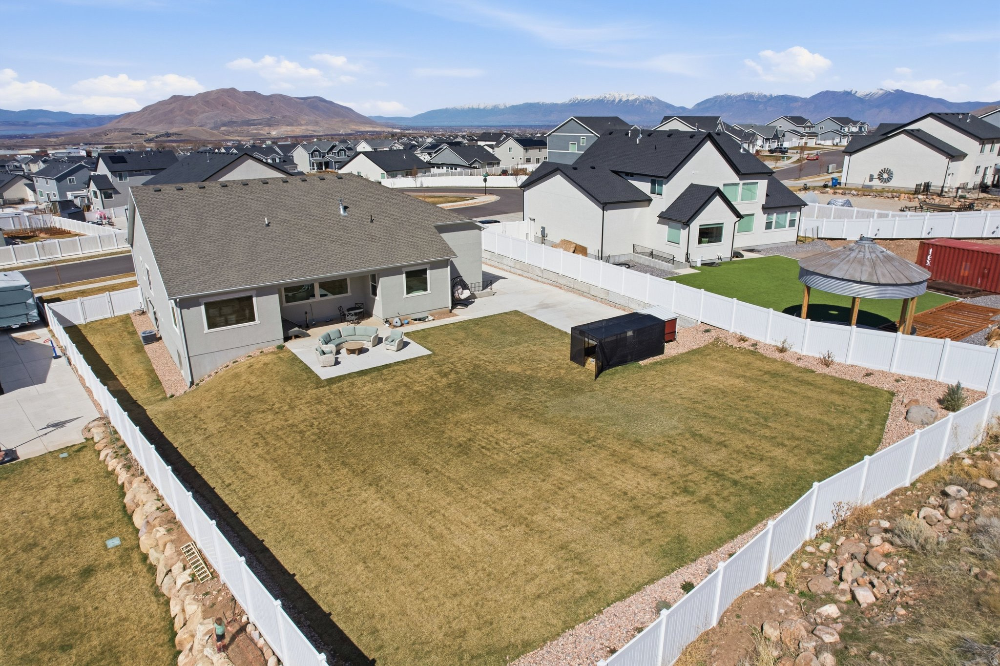 FOOTHILL VILLAGE - Residential