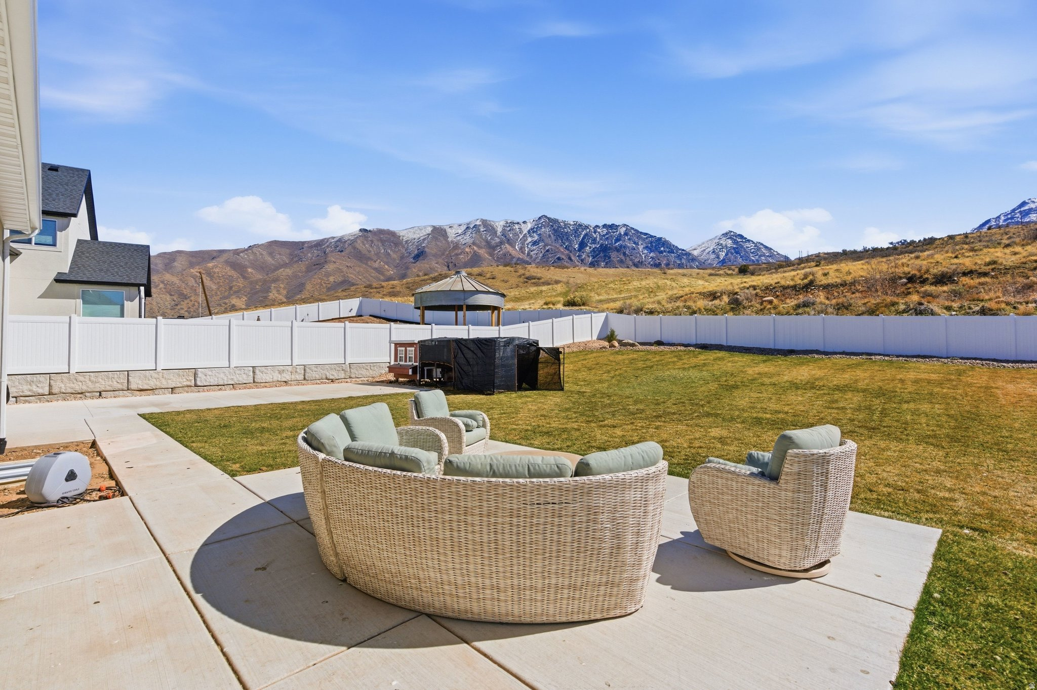 FOOTHILL VILLAGE - Residential