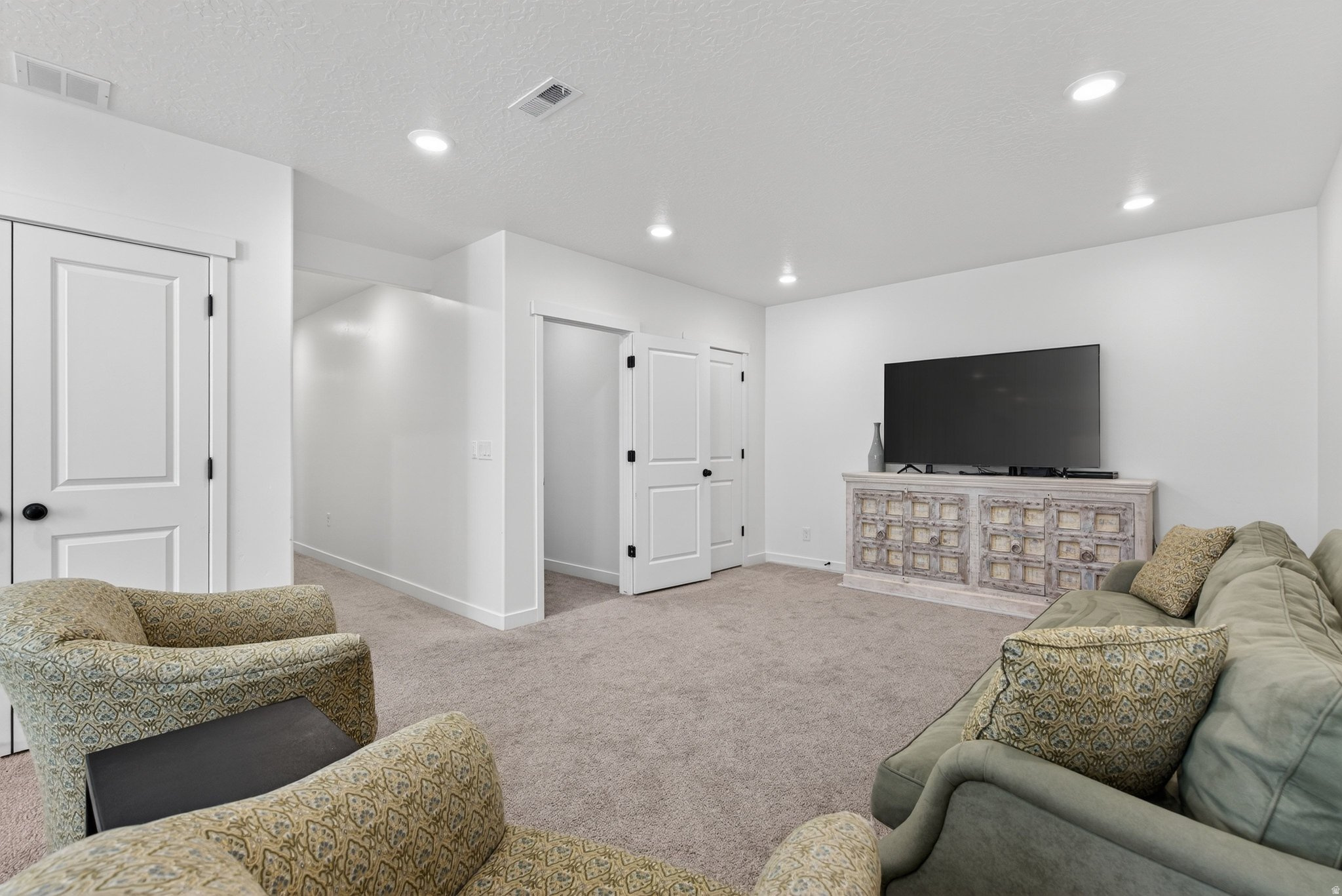 FOOTHILL VILLAGE - Residential