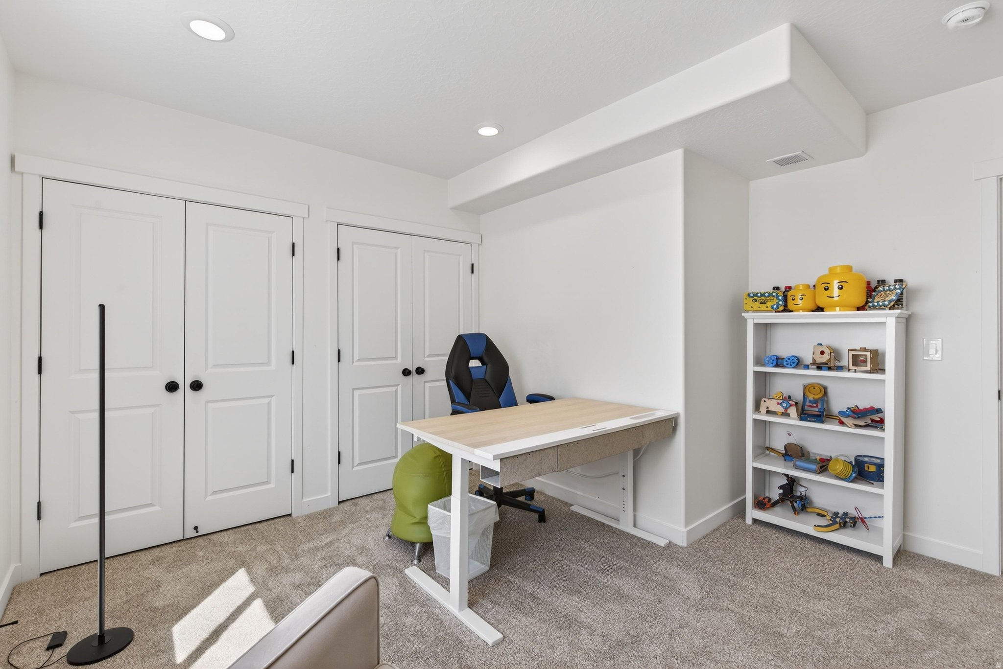 FOOTHILL VILLAGE - Residential