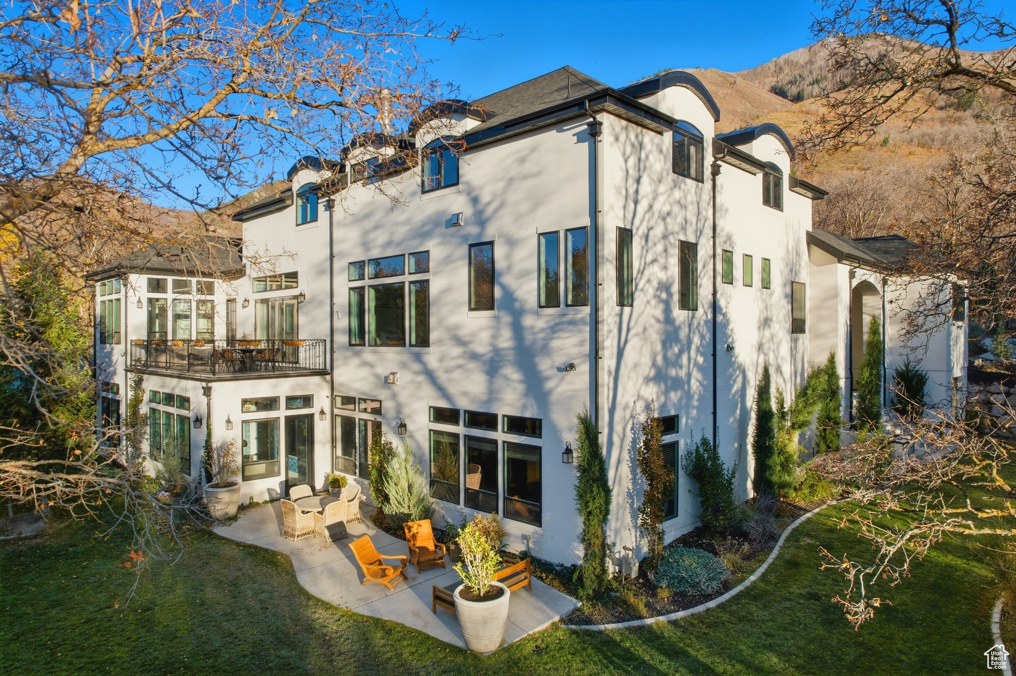 WOODLAND HILLS - Residential