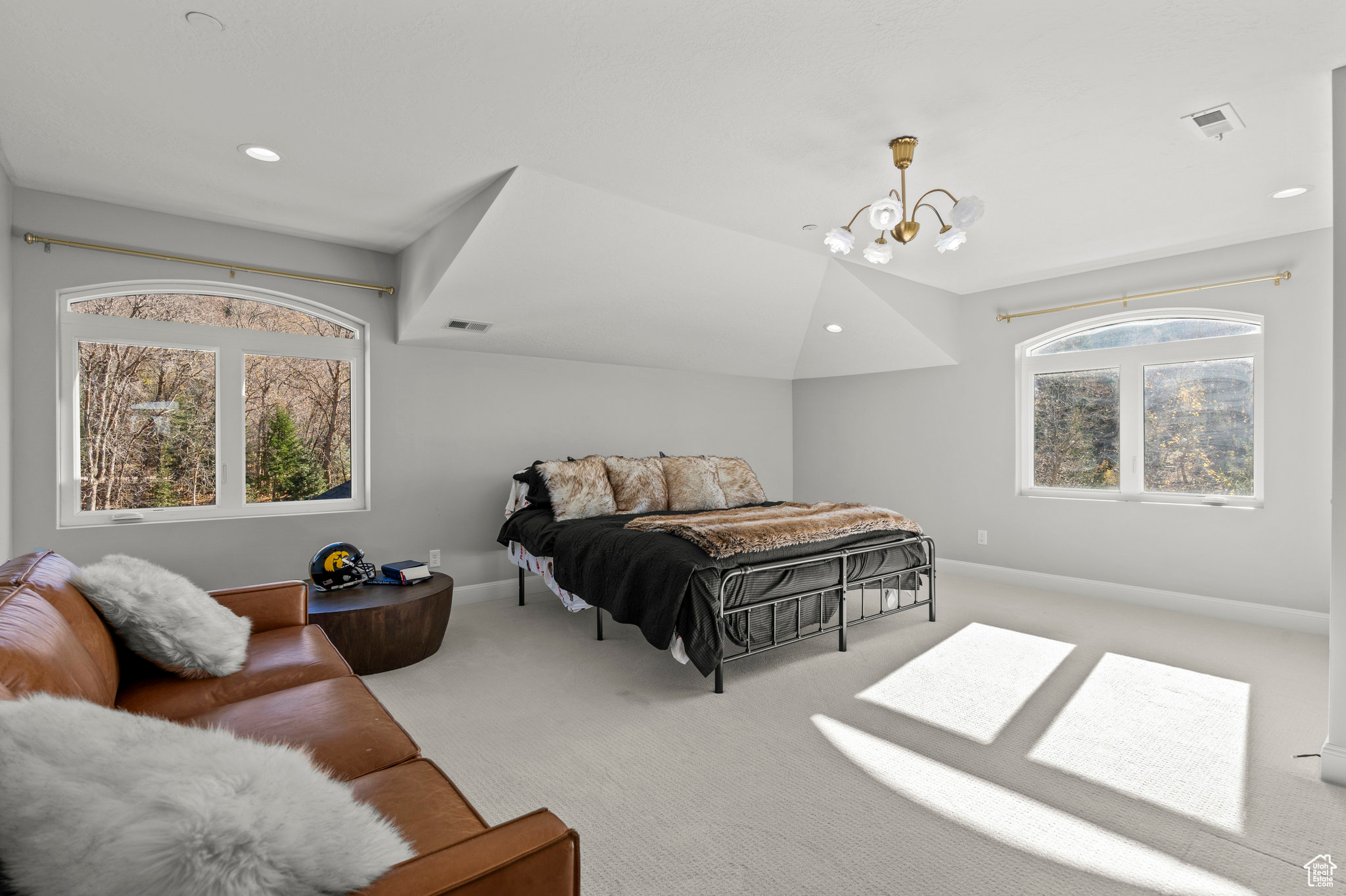 WOODLAND HILLS - Residential