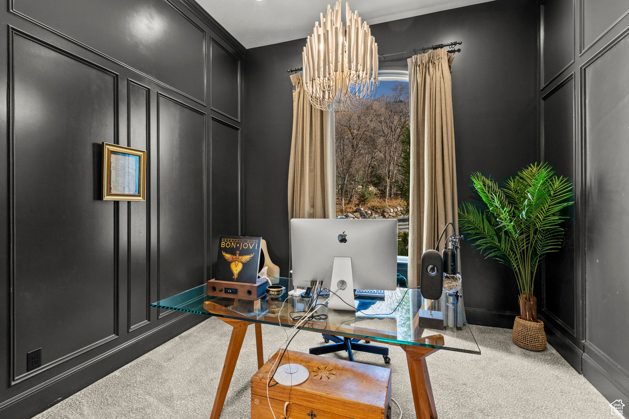 WOODLAND HILLS - Residential