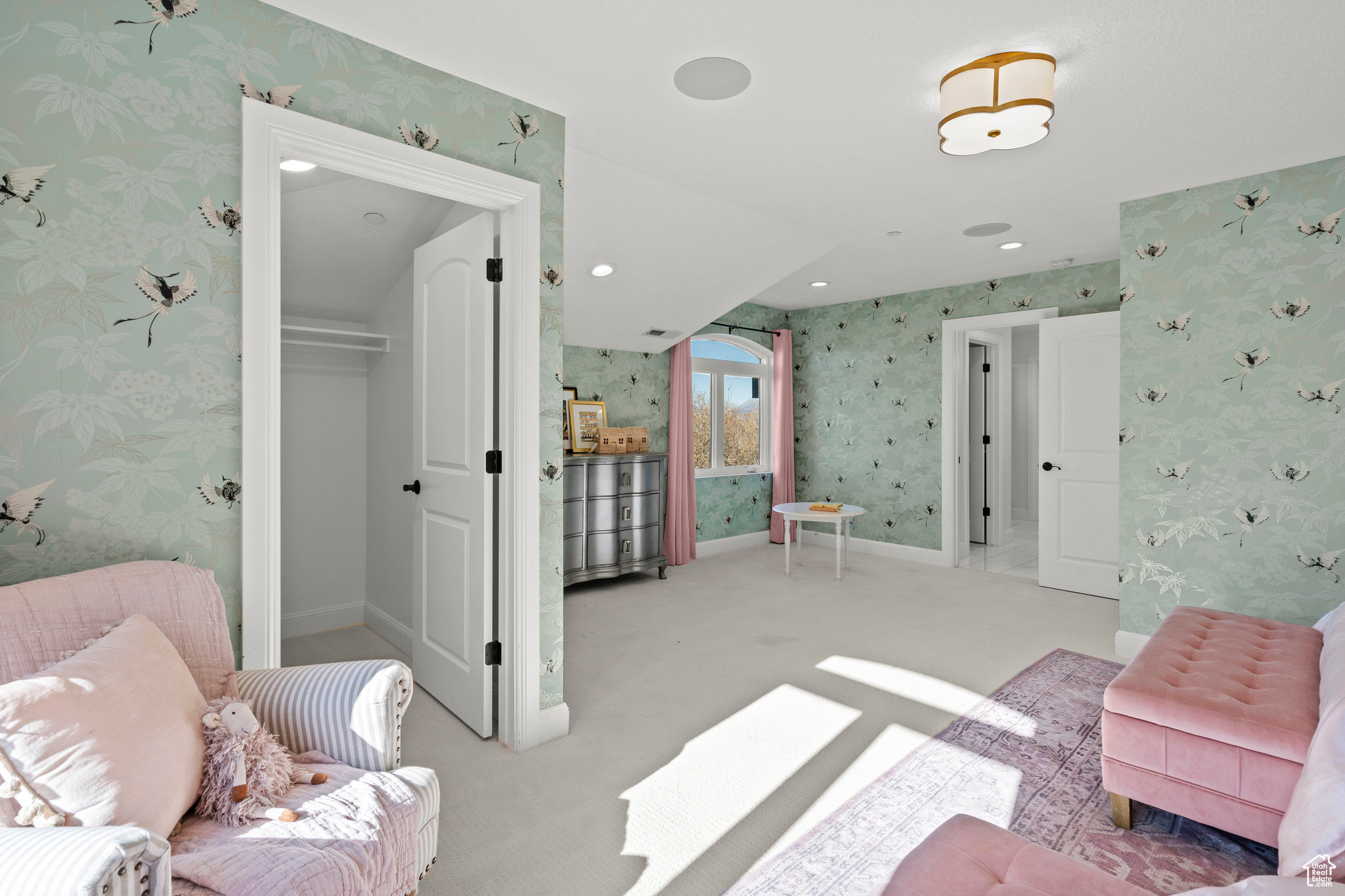 WOODLAND HILLS - Residential