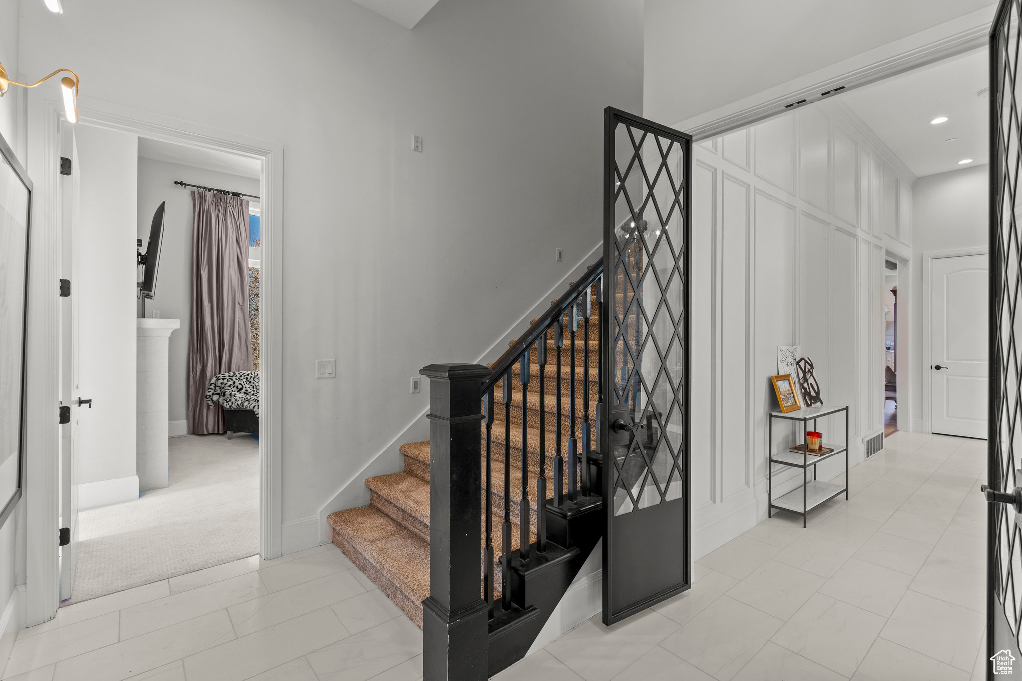 WOODLAND HILLS - Residential