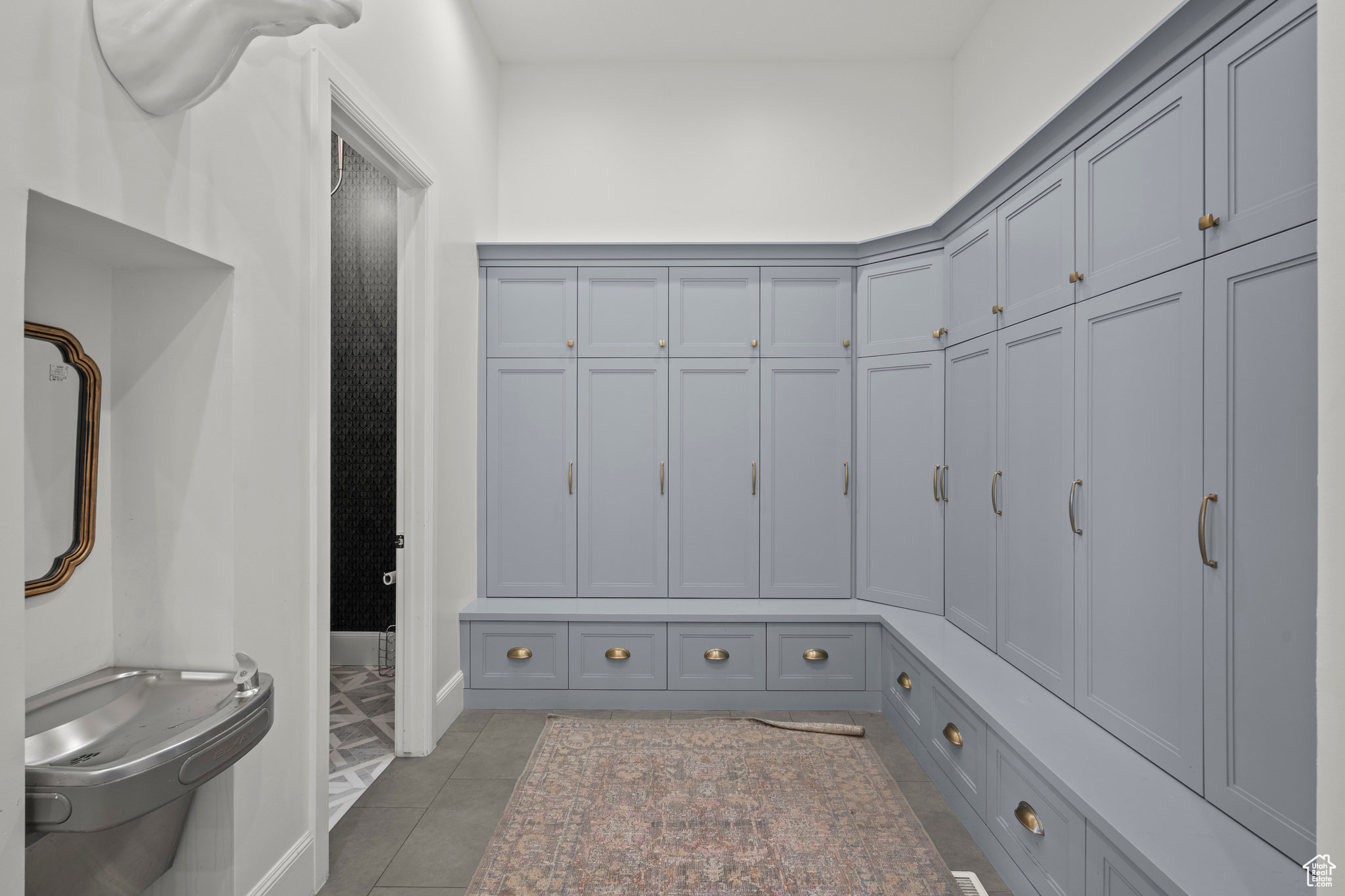 WOODLAND HILLS - Residential