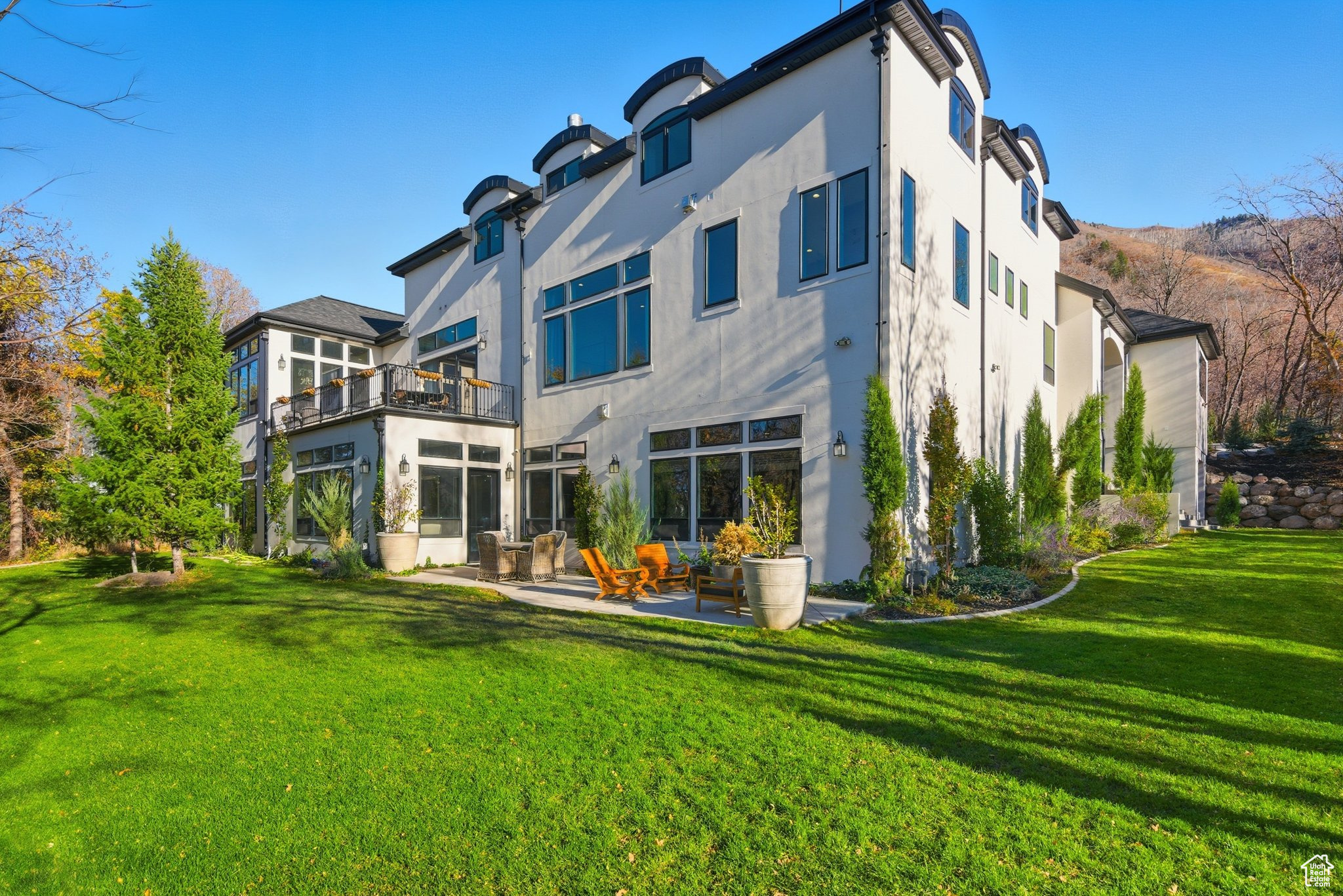 WOODLAND HILLS - Residential