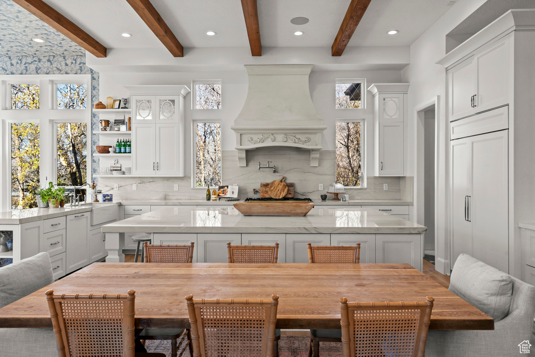 WOODLAND HILLS - Residential