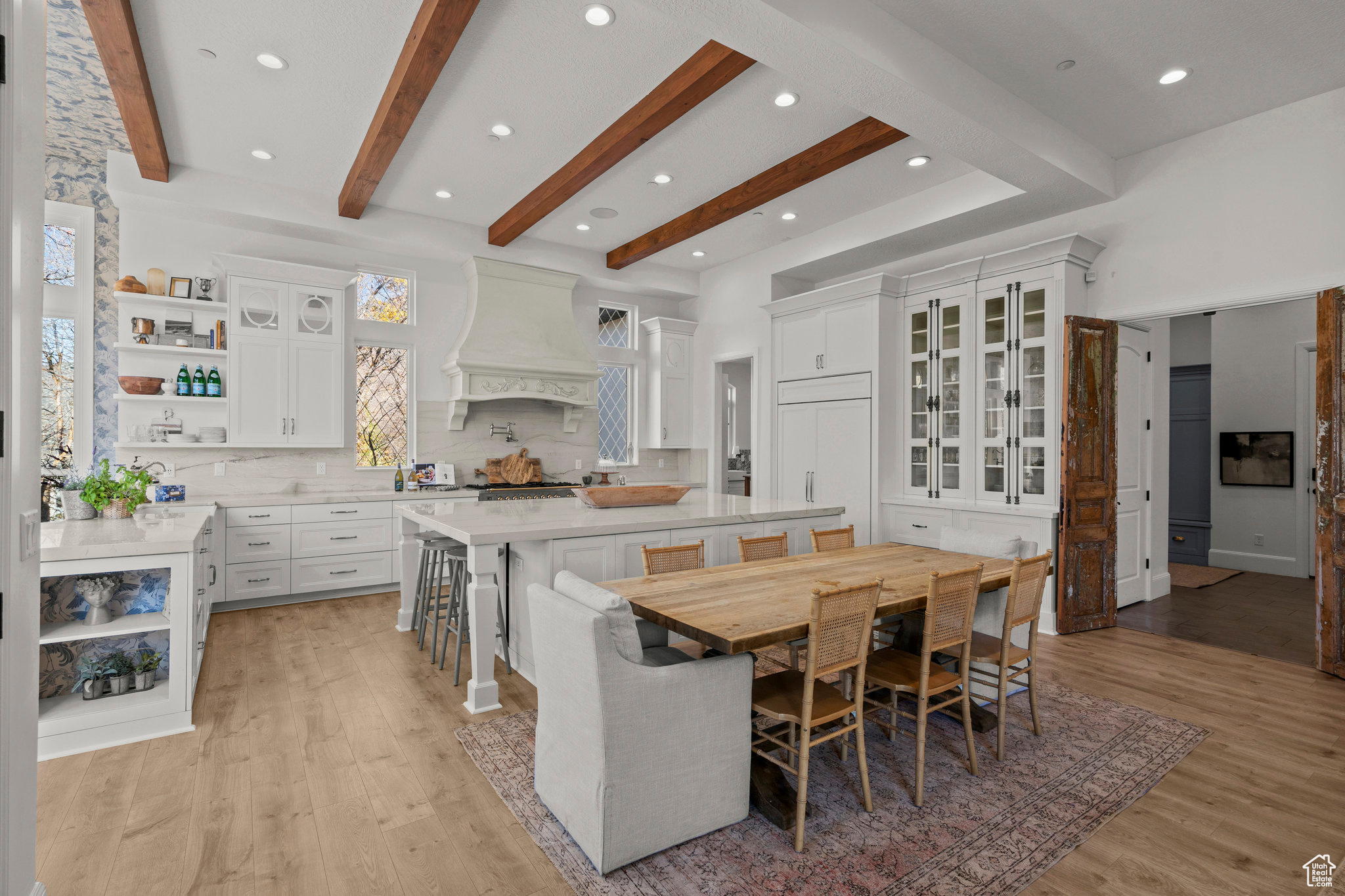 WOODLAND HILLS - Residential