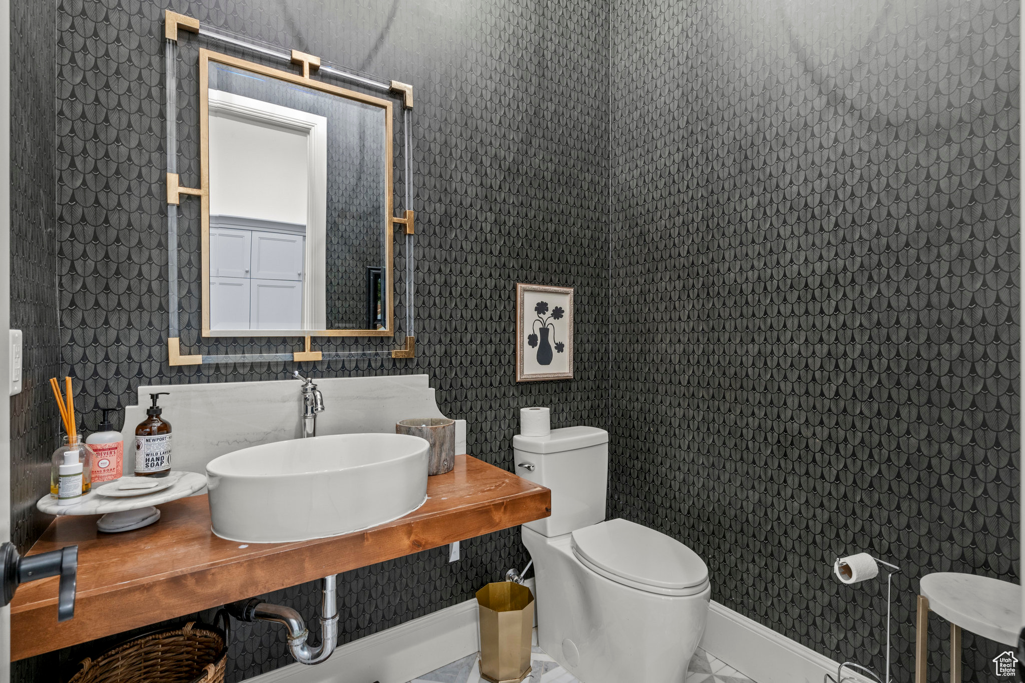 WOODLAND HILLS - Residential